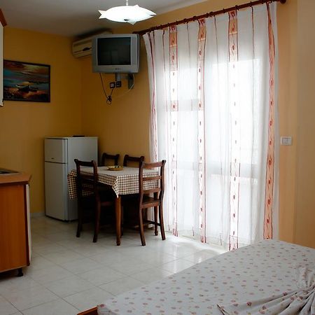 Apartments Bella Vista Дуррес Экстерьер фото