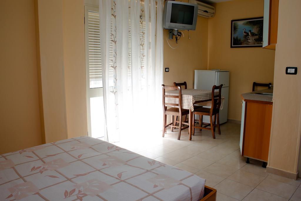 Apartments Bella Vista Дуррес Экстерьер фото
